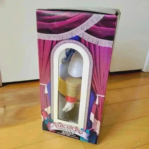 M&M's Nutcracker Sweet Candy Dispenser Holiday Limited Edition - Picture 4 of 12